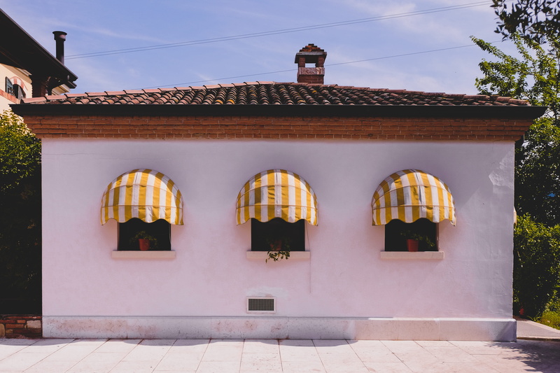 built structure, shack, religion, decor, windows, 4K, belief, verona, plant, chimney, arch, sun, italy, place of worship, sky, stack, window, nature, sunlight