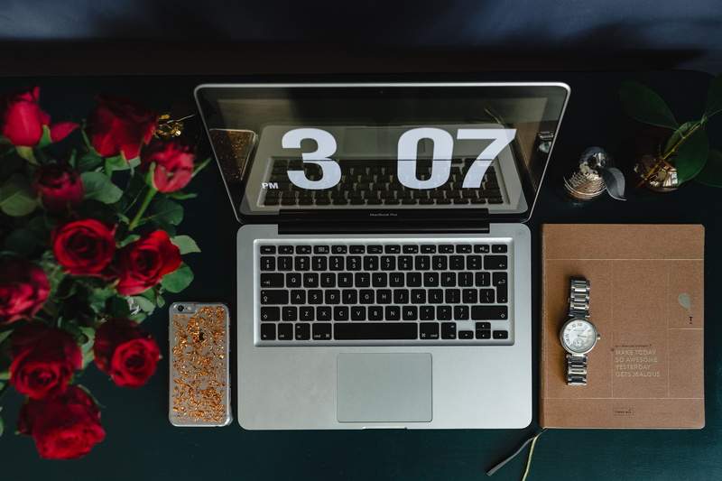 keyboard, home office, 5K, retro styled, indoors, rose, flower arrangement, red, flower, freshness, macbook pro, working, plant, computer equipment, Office