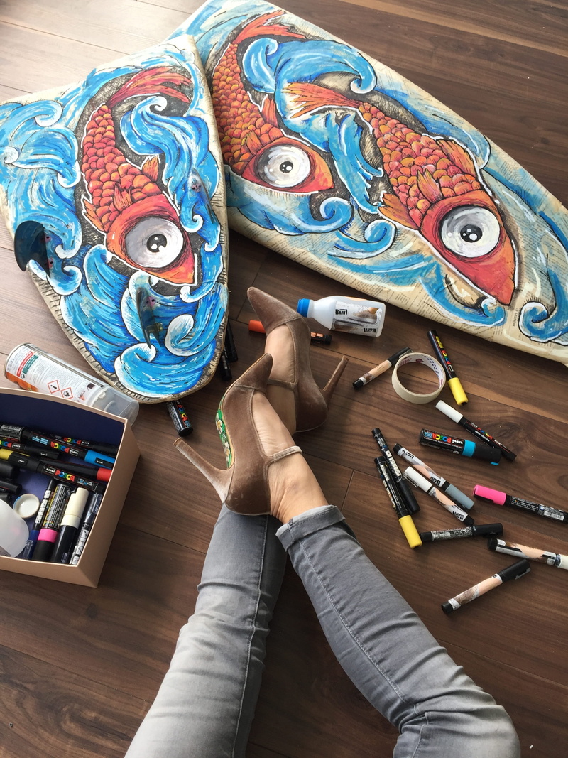 painted, holding, human hand, doodle, variation, surfboard, style, minnow, colors, craft, artistic, leisure activity, arts and crafts, 2K, multi colored