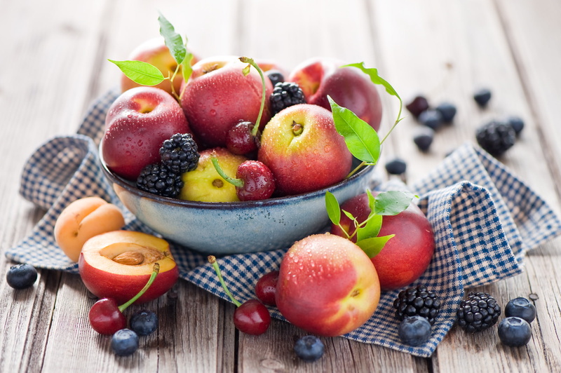 1080P, fruits, organic, dieting, blueberries, indoors, dessert, kitchen utensil, eating utensil, leaf, peaches, plate, vitamin, healthy Eating, berries