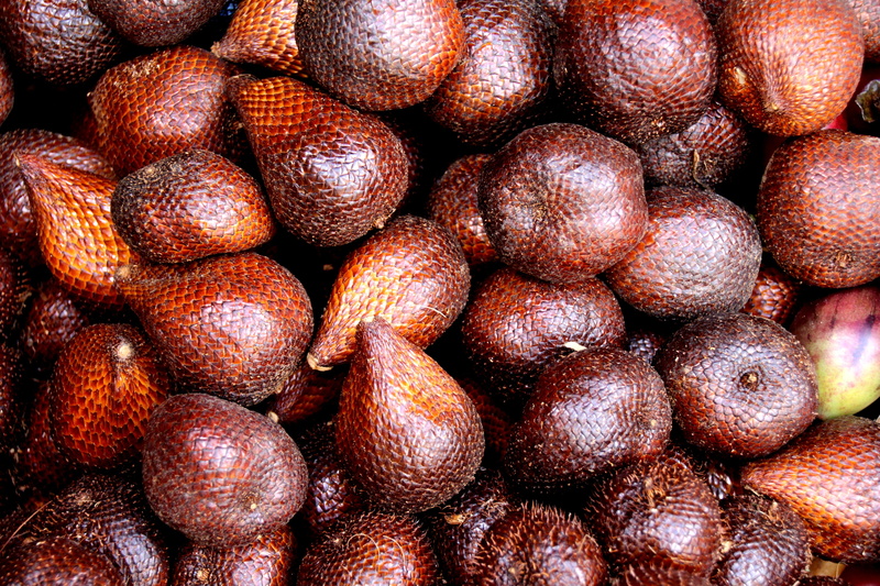 food, fruit, wellbeing, freshness, no people, full frame, indoors, exotic fruits, market, salacca zalacca, still life, for sale, backgrounds, retail, snake fruit
