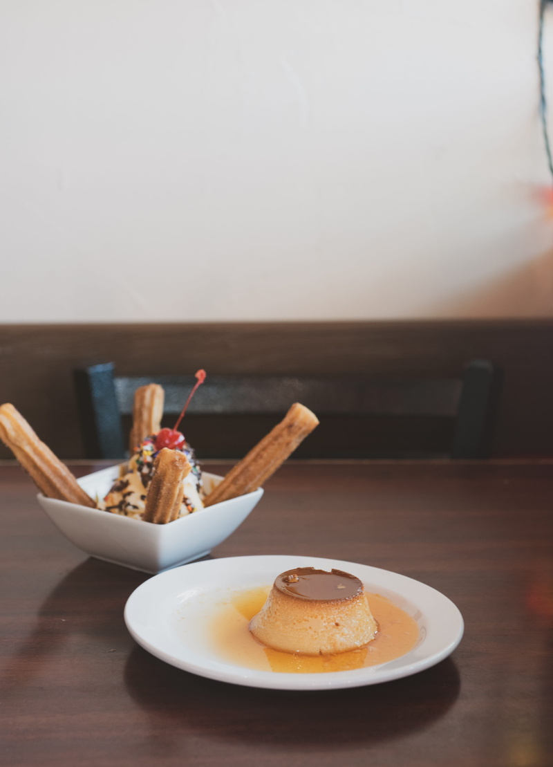 serving size, ready-to-eat, focus on foreground, pancake, food, wood, breakfast, wood - material, pottery, freshness, dish, sweets, dining table, food and drink