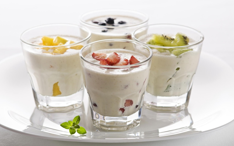 four, close-up, drink, mousse, strawberry, glass - Material, berries, crockery, food And Drink, dairy Product, milk, vegetarian Food, cream, table, refreshment