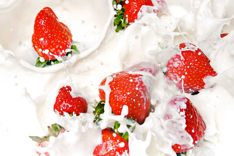 organic, cream, smooth, 2K, garnish, background, red, wellbeing, shadow, food and drink, object, freshness, shake, sweet food, berry, indoors, no people