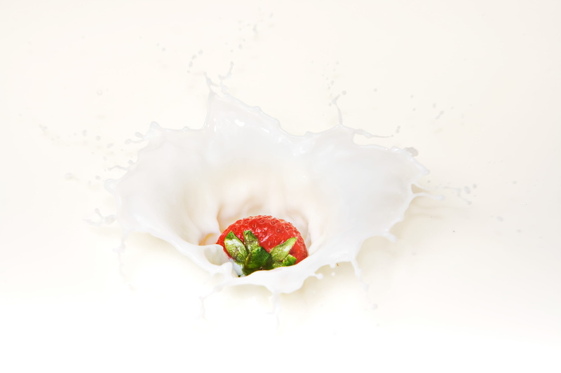 water, color, 2K, milk, purity, eating, dessert, drink, smooth, splash, dairy product, healthy eating, fruit, no people, macro, green, organic, freshness