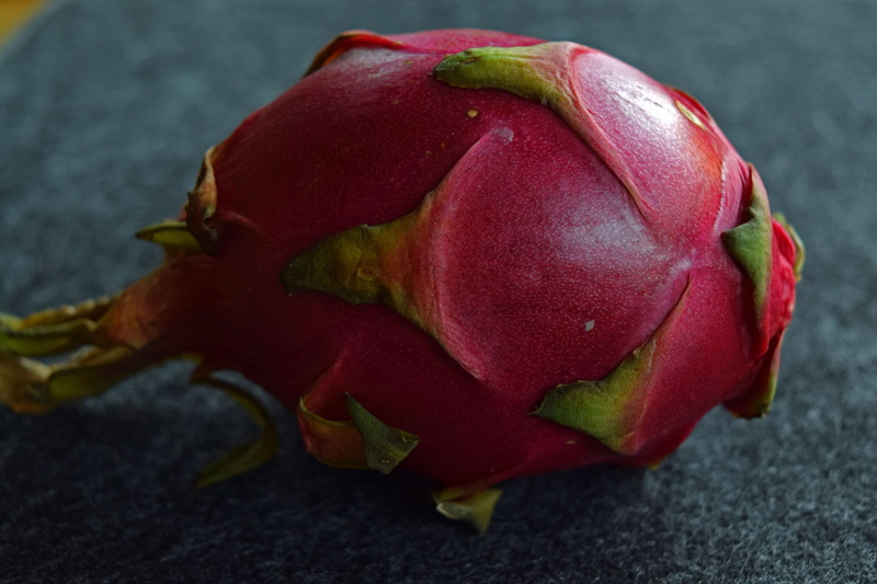 focus on foreground, healthy eating, 4K, indoors, no people, vegetable, still life, wellbeing, pitahaya, raw food, plant, red, flower, freshness, dragon fruit