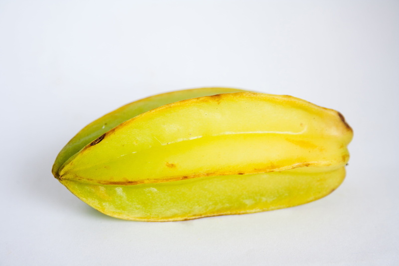 close-up, slice, no people, star fruit, nutrition, freshness, colored background, directly above, food and drink, indoors, white background, fruit, 4K