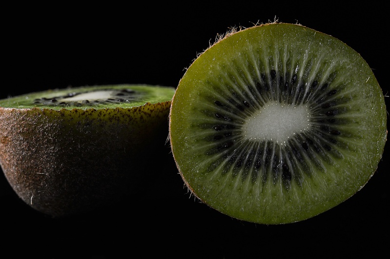 half, tropical fruit, green, kiwi, food, no people, nutrition, 2K, juicy, nature, indoors, southern fruits, food and drink, sectioned, a healthy diet