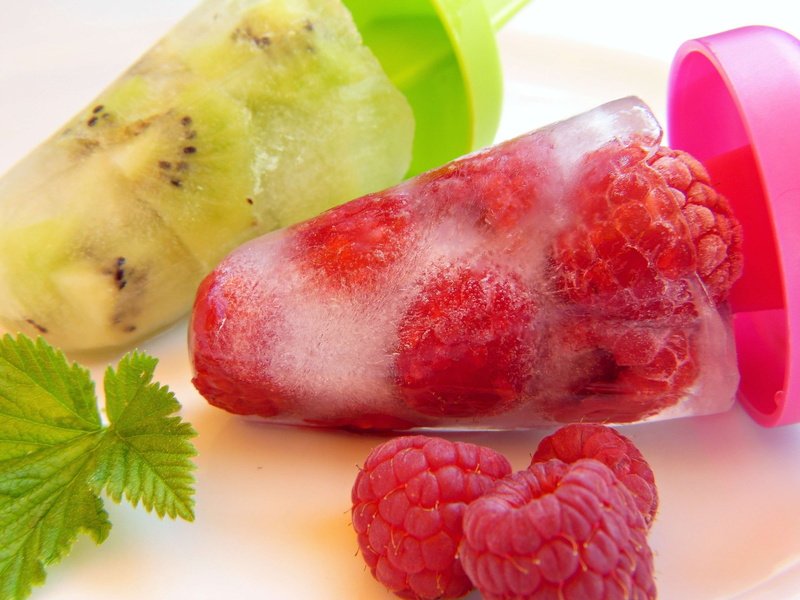 leaf, gluten, frozen, ice, kiwi, holiday, green, food, ice cream parlour, sweet, healthy eating, bio, sweet food, green color, red, eat, frisch, freshness