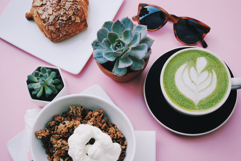serving size, close-up, dessert, latte, food and drink, food, directly above, plant, freshness, heat - Temperature, chocolate, temptation, cappuccino, hot drink