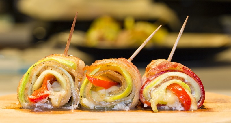 asian food, appetizer, daytime, tomato, lunch, ready-to-eat, vegetable roll, close-up, fruit, cooking, roast, brown, no people, sauce, cuisine, roasted