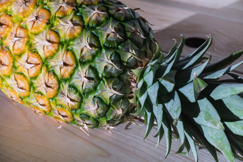 freshness, juicy, wellness, 5K, healthy eating, leaves, wood planks, food, close-up, golden, food and drink, texture, ripe, nutritious, pineapple, plant part
