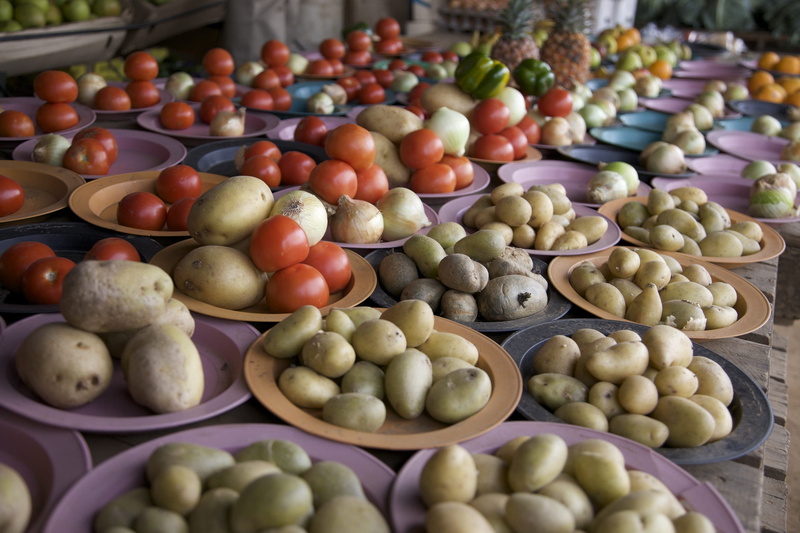 healthy eating, arrangement, potatoes, still life, tomatoes, for sale, market stall, day, sale, 2K, abundance, fruit, variation, choice, onions, freshness