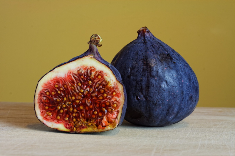 still life, healthy, purple, no people, 4K, two objects, fruit, squash, tropical fruit, slice, ripe, freshness, wood - material, natural condition, studio shot