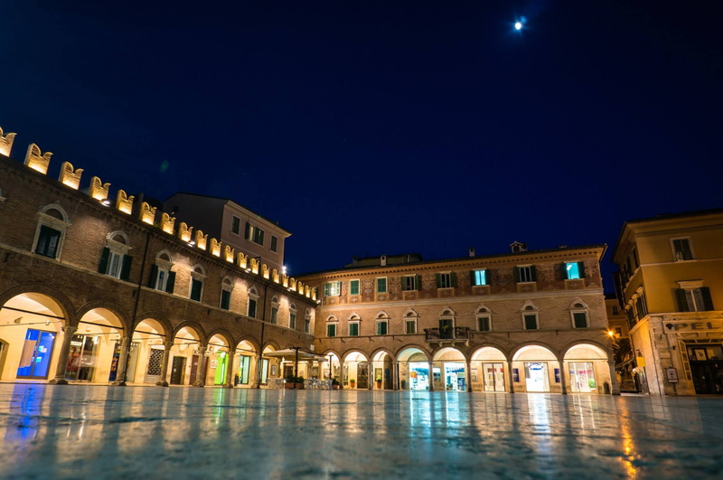 illuminated, window, Marketplace, lights, at night, night photograph, Ascoli Piceno, city, nature, night, building exterior, clear sky, nightlife, travel destinations