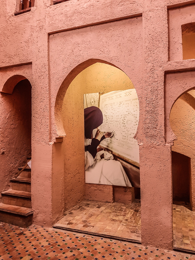 brick, religion, real people, women, lifestyles, entrance, leisure activity, red, door, 4K, arched, my morocco, old medina, architecture, clothing, wall