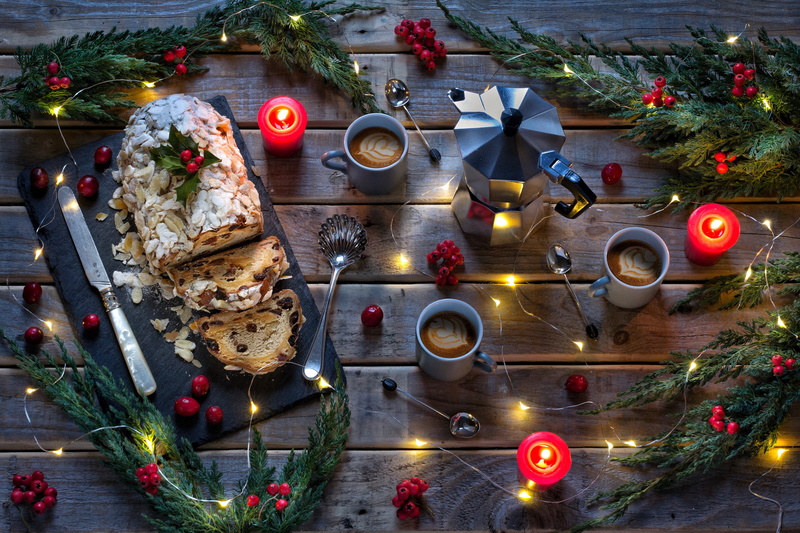 berries, Christmas, branches, New year, coffee, 2K, garland, Stollen, candles