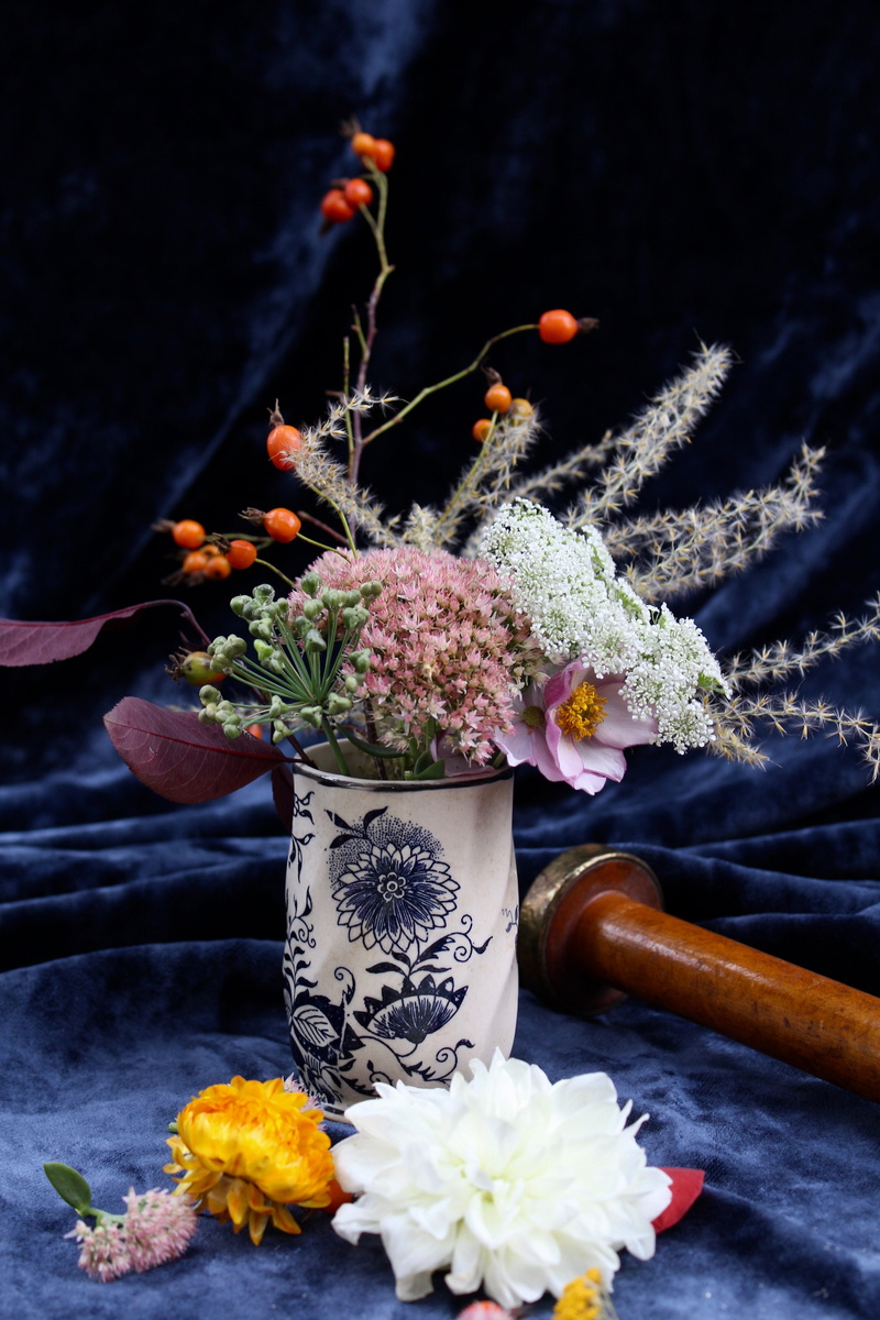 no people, fragility, plant, jar, vase, berry, decor, close-up, flower head, ornament, bunch of flowers, flower, pottery, flowering plant, focus on foreground