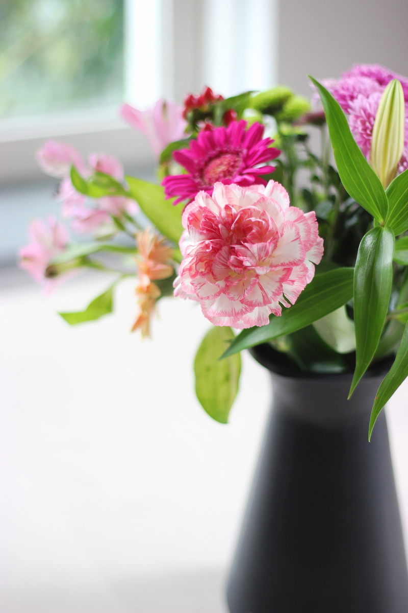 plant, petal, freshness, table, bouquet, beauty in nature, flower arrangement, no people, bunch of flowers, softness, pink color, fragility, pottery, vase