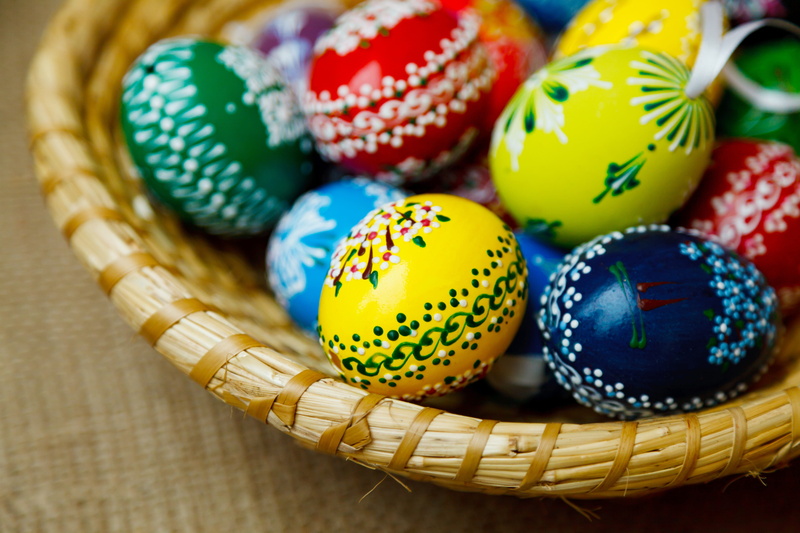 wicker, holiday, bombs, season, basket, sweet food, seasonal, food and drink, ornament, celebration, easter egg, container, egg, tradition, sweet, indoors