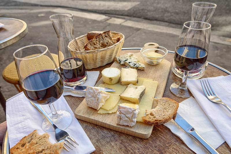setting, red, table, dairy product, wineglass, food and drink, alcohol, short, high angle view, stemmed, eat, clear, wooden, breads, paris, board, household equipment