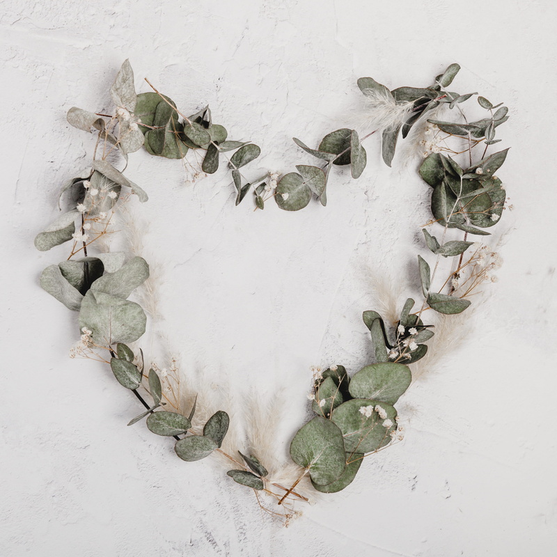 close-up, bracelet, romance, flatlay, animal, still life, group of animals, plant part, jewelry, babys breath, bead, valentines day, leaves, high angle view