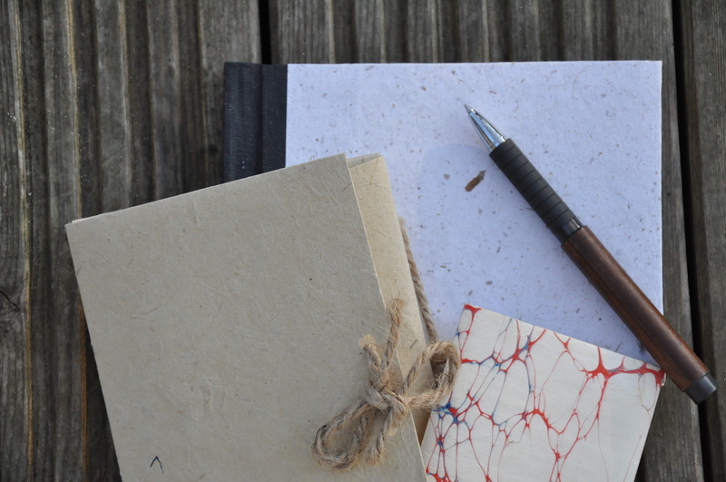 high angle view, table, close-up, no people, pen, indoors, 4K, wood - material, schreiber, writing tool, old, notebook, group of objects, creativity, directly above