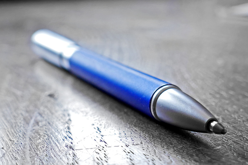 equipment, single object, focus on foreground, blue, paper, notes, pen, office, selective focus, schreiber, macro, nib, furniture, writing instrument, writing tool