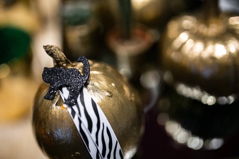 ornamental, animal wing, no people, ornate, animal body part, decoration, souvenir, baubles, gold, animal wildlife, cactuses, Golden, invertebrate, close-up