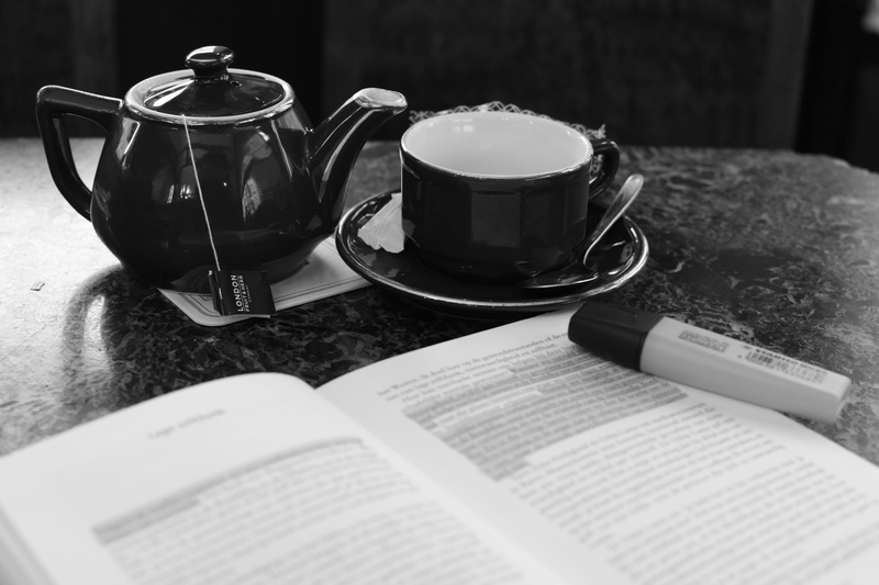 refreshment, publication, Tea, indoors, crockery, Relaxation, table, tea - hot drink, study, tea cup, Book, hot drink, still life, cup, 5K, kitchen utensil