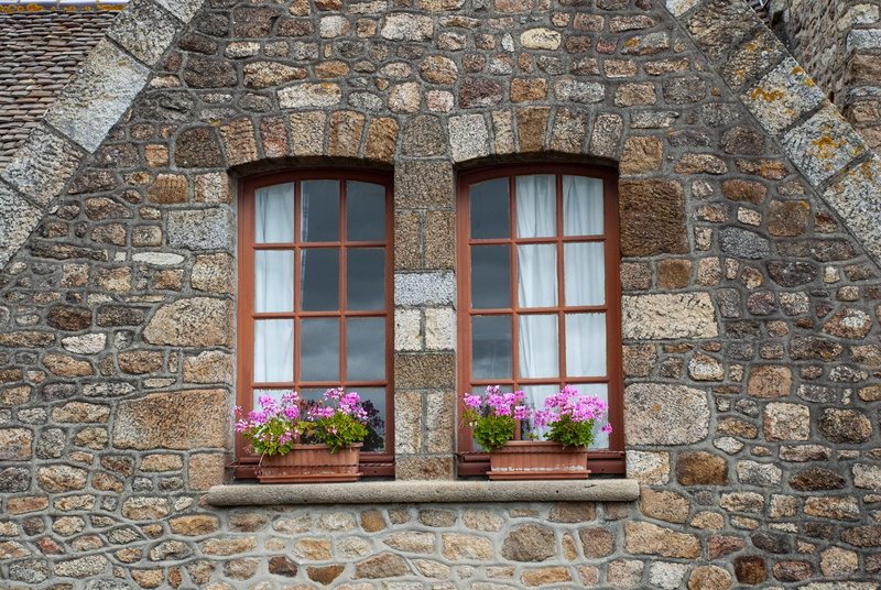 outdoors, architecture, wall, stone wall, brittany, medieval, flowers, old, brick wall, no people, 4K, built structure, castle, wall - building feature