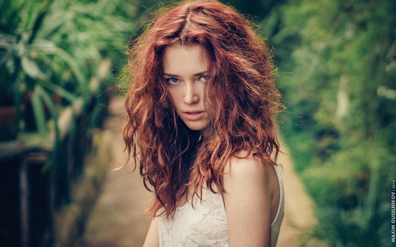 long hair, redhead, Anna Zabolotskaya, women, looking at viewer, greenhouse, Maxim Guselnikov, 1080P, tank top