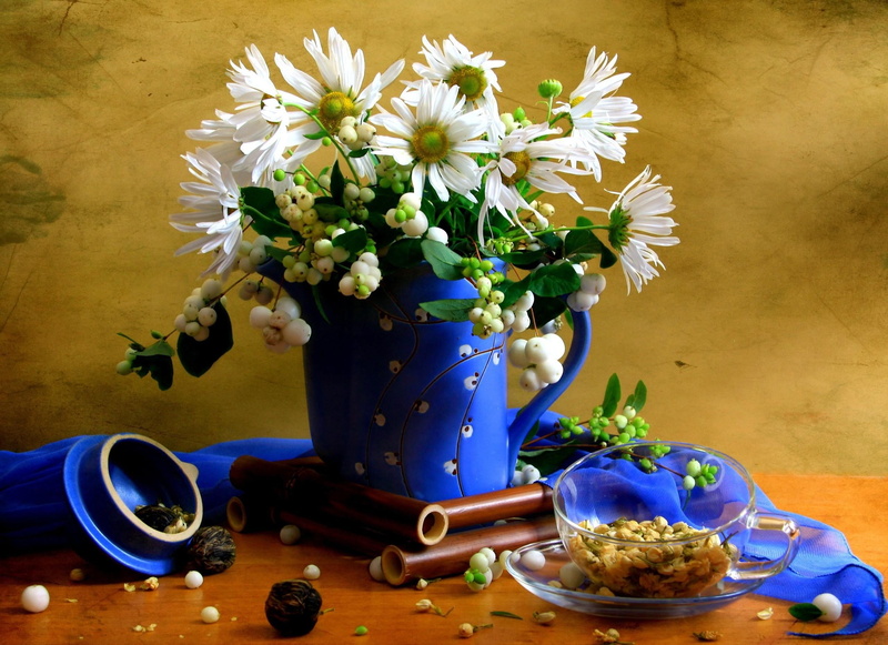 flower, tea, table, green Color, vase, food and drink, chamomile, flower arrangement, freshness, decoration, bouquet, multi Colored, blossom, season, indoors