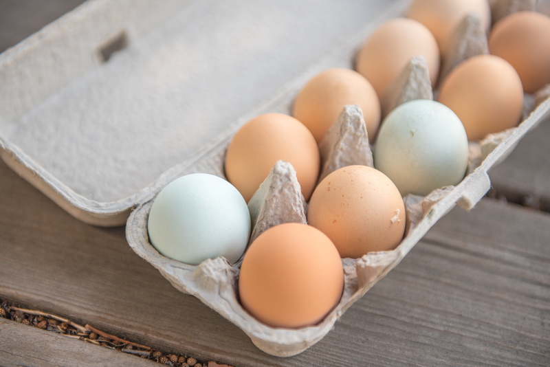 egg, animal egg, indoors, fragility, kitchen, 5K, freshness, large group of objects, group of objects, dozens, cook, food, healthy eating, organic, food and drink