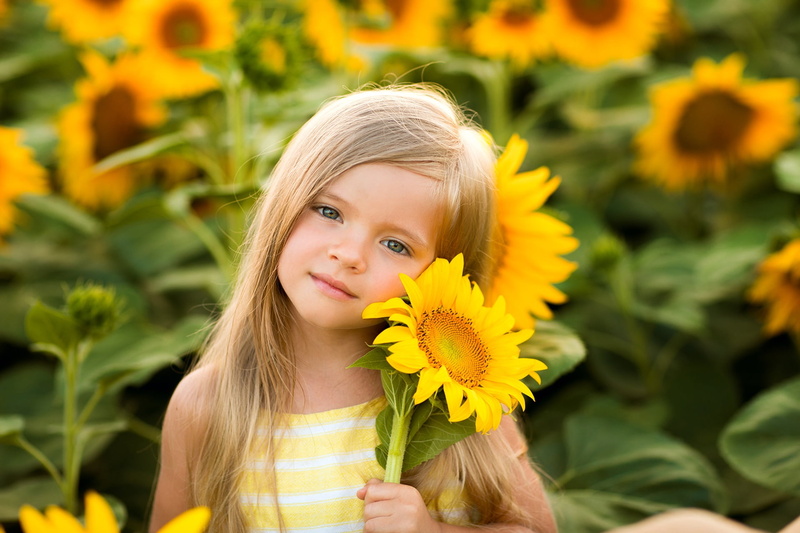 Child, Little Girl, Photography, Blonde, Sunflower, Flower, 1080P, Blue Eyes, Yellow Flower, Girl
