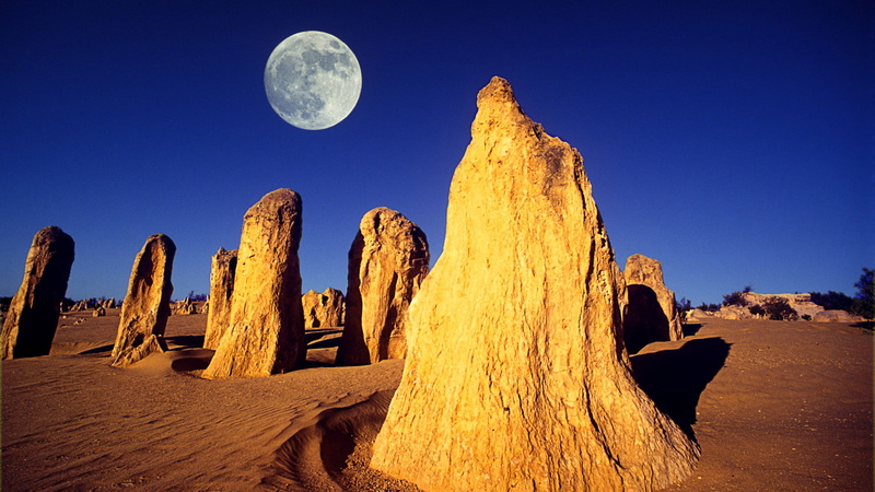 no people, statue, rock, ancient, building, full moon, france, old, climate, rock formation, desert, stone, rock - object, cactus, beauty in nature, nature