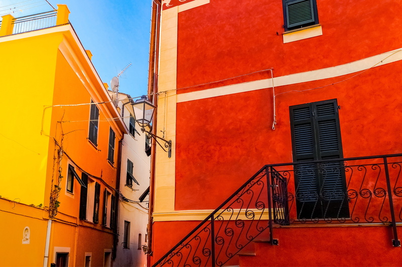 day, railing, city, village, mediterranean, metal, 4K, orange color, street, outdoors, building exterior, italy, colorful, architecture, built structure