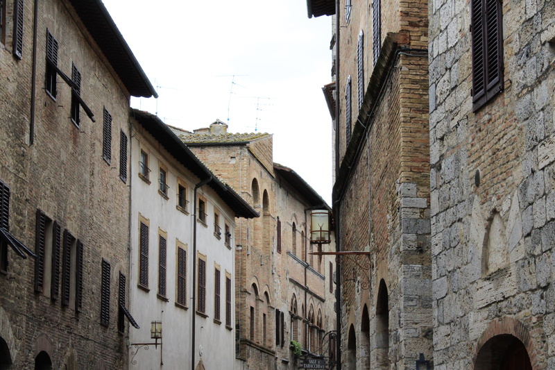 crypt, building, history, residential district, street, built structure, brown, brick, ruins, tunnel, city, monastery, window, white, san gimignano, building exterior