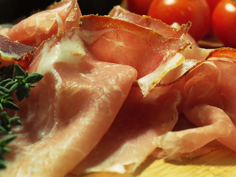 starter, gourmet, ham, eat, raw, smoked ham, food and drink, seafood, ready-to-eat, vegetable, tomato, dinner, still life, slice, meaty, delicious, meat