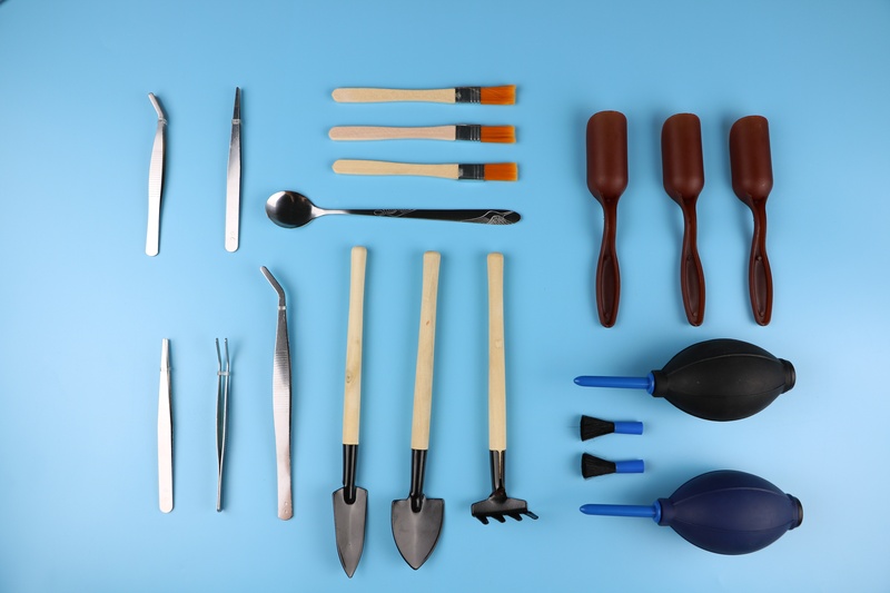 no people, household equipment, variation, kitchen utensil, indoors, spoon, 5K, shooting, eating utensil, hanging, side by side, studio shot, choice, blue background