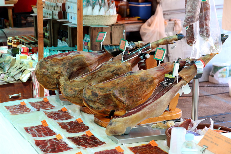 indoors, edible, day, freshness, incidental people, meat, pork, smoked, for sale, retail display, hearty, focus on foreground, 5K, store, food and drink