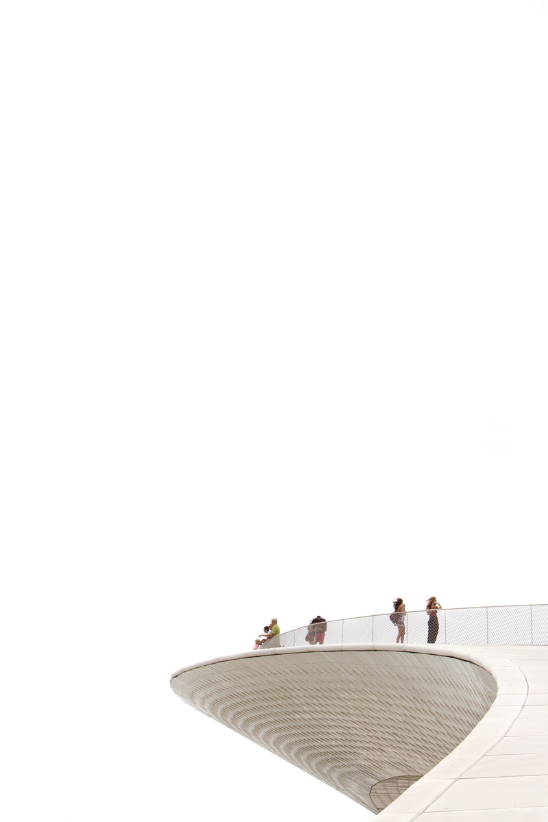 rear view, nature, standing, indoors, people, negative space, group of people, 4K, men, lisboa, real people, leisure activity, women, architecture, day