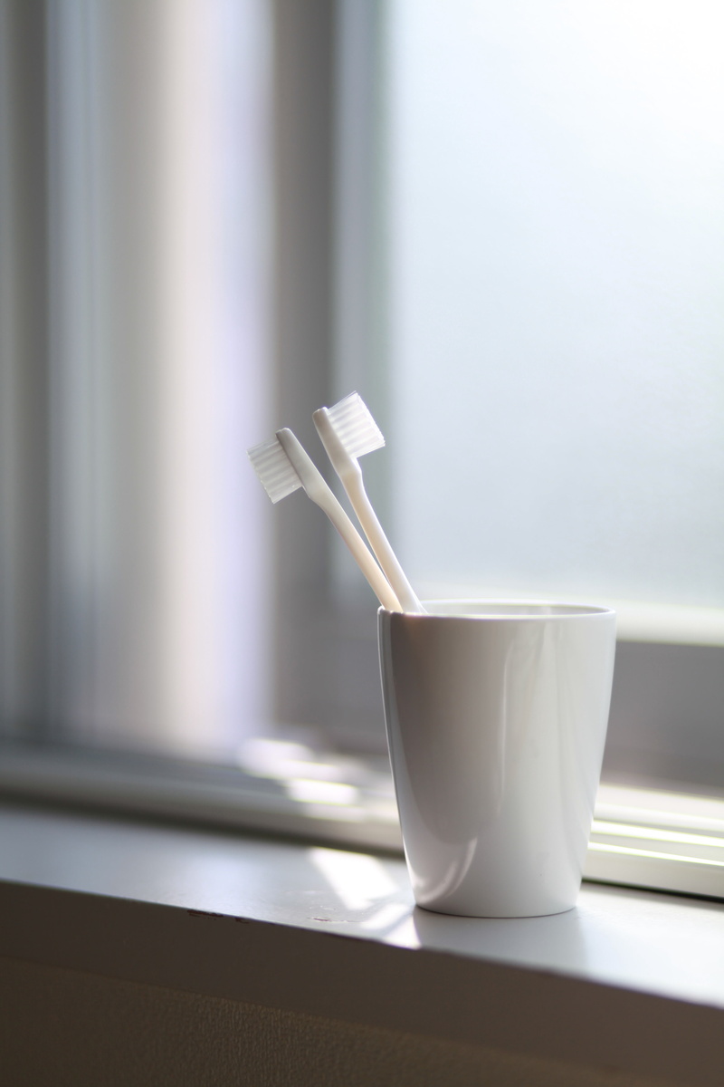 freshness, no people, table, 5K, drink, cup, window, still life, bathroom, food and drink, coffee, close-up, brushes, healthcare and medicine, toothbrushes