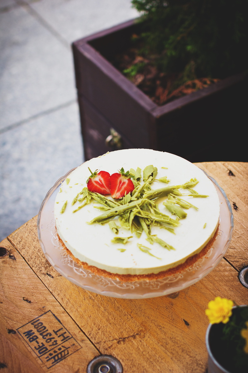 plate, lime, food, no people, ready-to-eat, cold, table, temptation, cheesecake, bowl, healthy eating, decorative, garnish, plant, refresh, fresh, meal