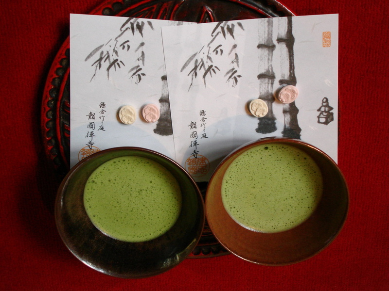 food and drink, green color, 1080P, freshness, crockery, food, tea ceremony, still life, directly above, ceremony, brown, round, indoors, pot, refreshment