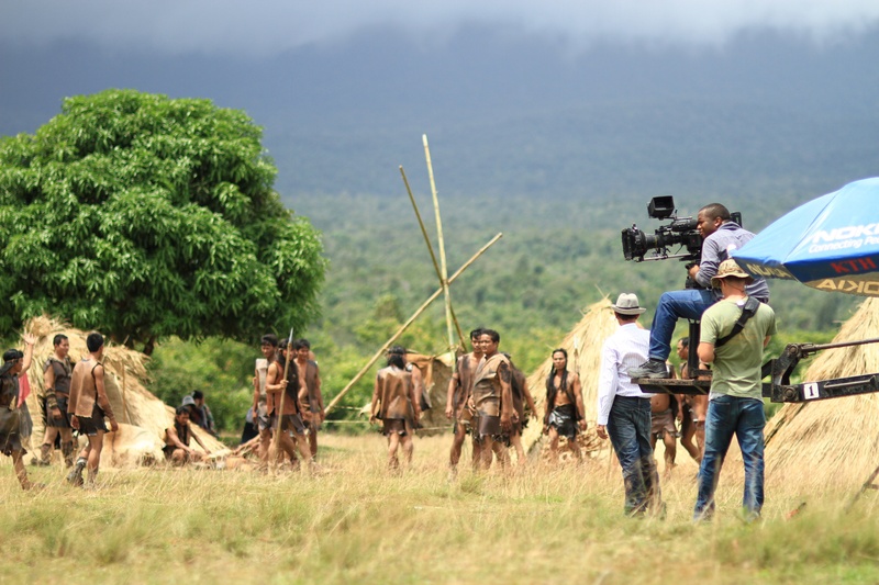 travel, mammal, action, field, cinematographer, nature, 2K, movie production, environment, plant, women, tribe, tree, teamwork, cameraman, people, group