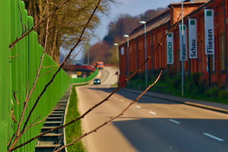 bridge, 2K, way, selective focus, street, handrail, ebersbach an der fils, banister, town, road, day, path, neighborhood, building exterior, nature, tarmac