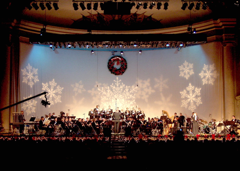 Auditorium, concert, 1080P, crowd, hanging, performance, Navy Band, decoration, Band, large group of people, musicians, celebration, arts culture and entertainment