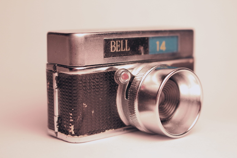 simplicity, nostalgia, photography themes, studio shot, analog, equipment, retro styled, camera - photographic equipment, old camera, no people, indoors