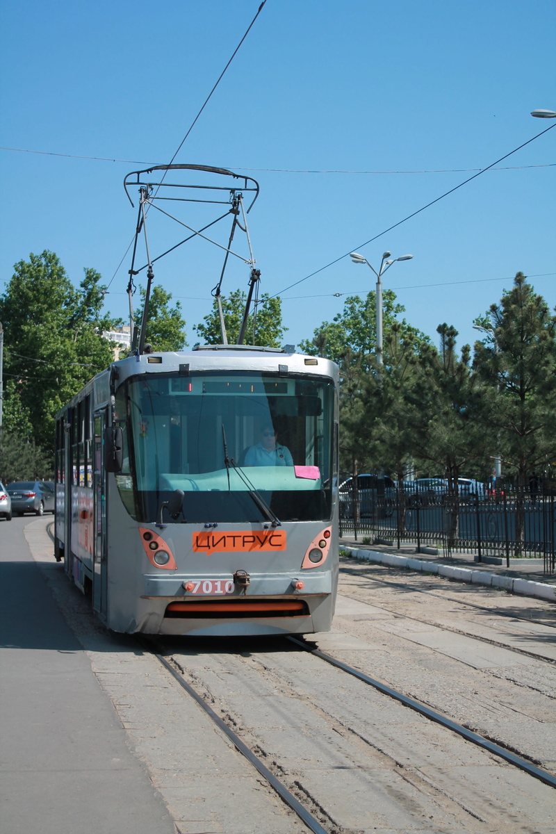 railroad track, electricity, mode of transportation, city, ukraine, vehicle, tram, track, power supply, land vehicle, cable, sky, cable car, rail transportation